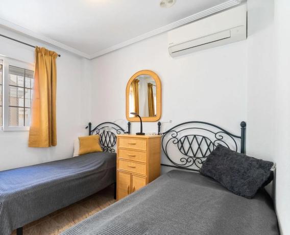 Casa independiente en plaza F-2 Entre Lago Sol y Chis