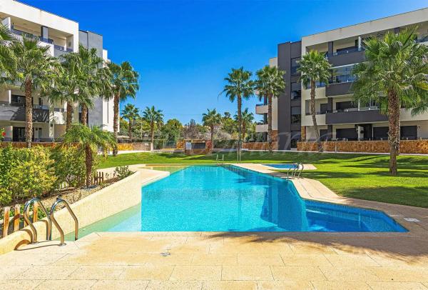 Piso en calle Lagos de Covadonga