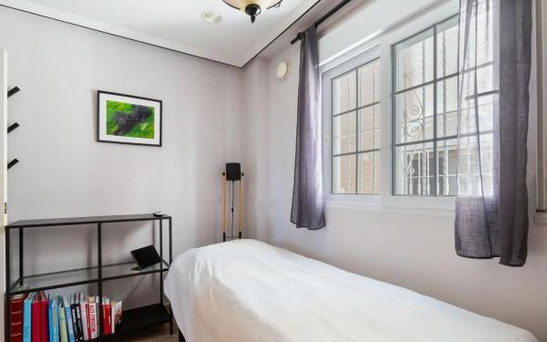 Casa independiente en plaza F-2 Entre Lago Sol y Chis