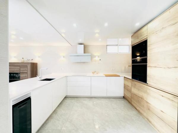 Casa independiente en calle Ontario