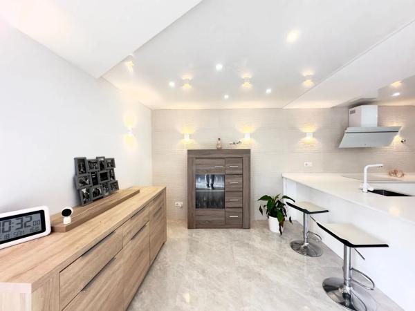 Casa independiente en calle Ontario