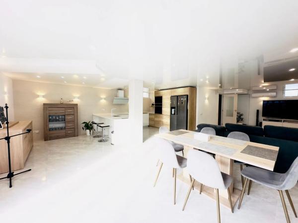 Casa independiente en calle Ontario