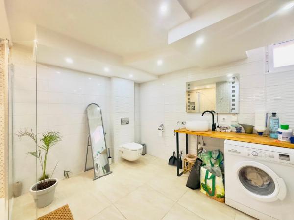 Casa independiente en calle Ontario