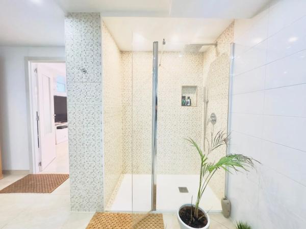 Casa independiente en calle Ontario