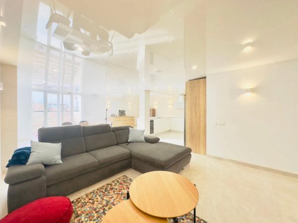 Casa independiente en calle Ontario