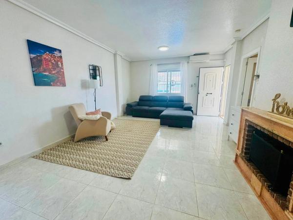 Casa independiente en calle Ontario