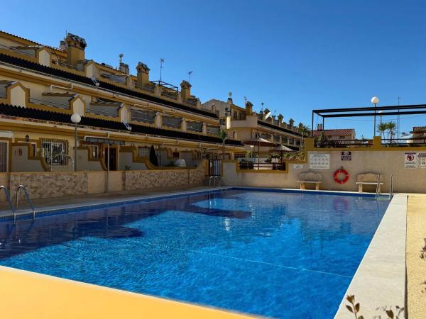 Chalet pareado en CL Lobo-chismosa