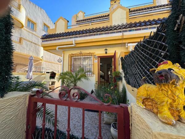 Chalet pareado en CL Lobo-chismosa