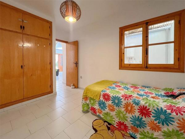 Chalet adosado en calle de las Golondrinas