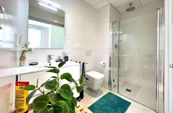 Piso en calle Lagos de Covadonga