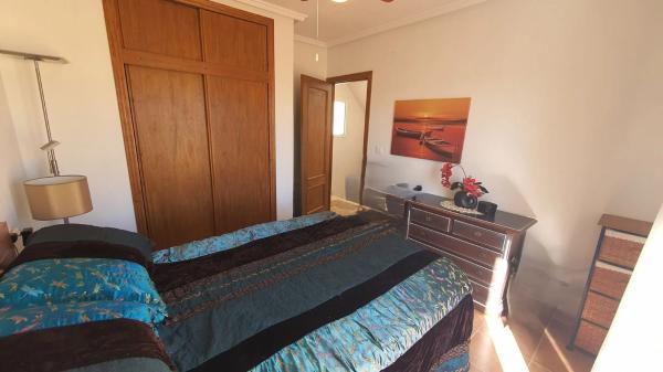 Chalet pareado en calle Baikal, 74