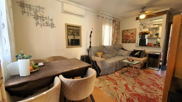 Chalet pareado en calle Baikal, 74