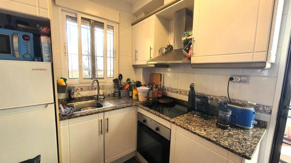 Chalet pareado en calle Baikal, 74