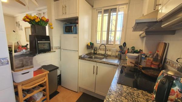 Chalet pareado en calle Baikal, 74