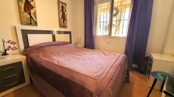 Chalet pareado en calle Baikal, 74