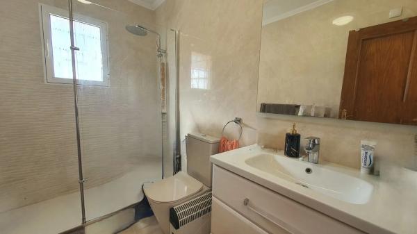 Chalet pareado en calle Baikal, 74