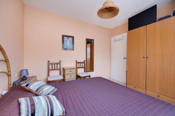 Chalet pareado en calle Pluton