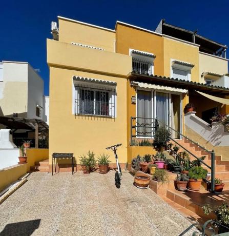 Chalet adosado en calle Tiberiades