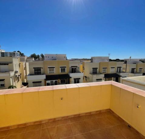 Chalet adosado en calle Tiberiades