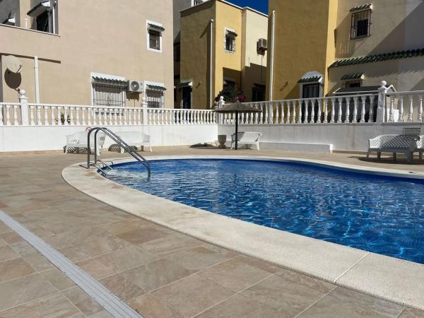 Chalet adosado en calle Tiberiades