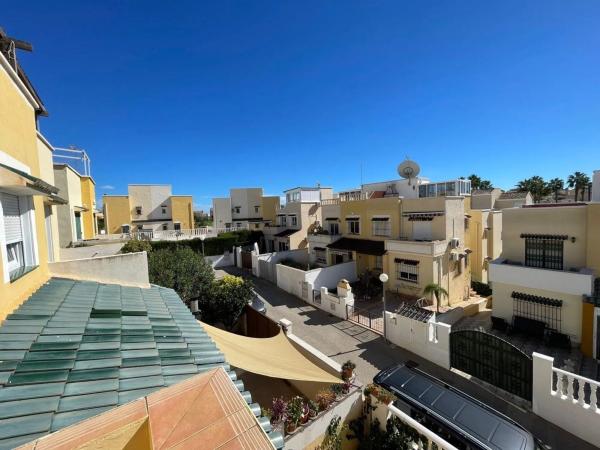 Chalet adosado en calle Tiberiades