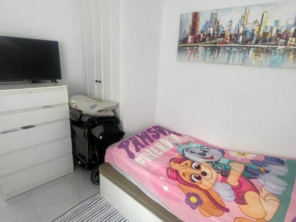 Piso en calle Aries, 4