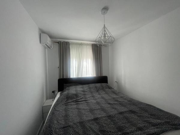 Piso en calle Aries, 4