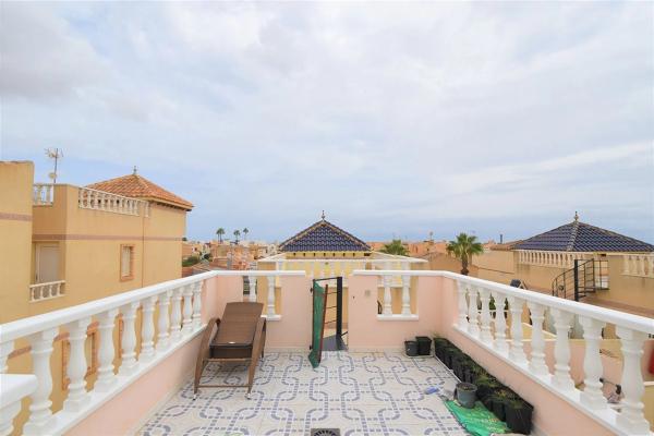 Chalet adosado en calle de la Garza