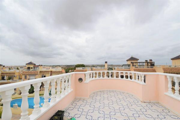 Chalet adosado en calle de la Garza