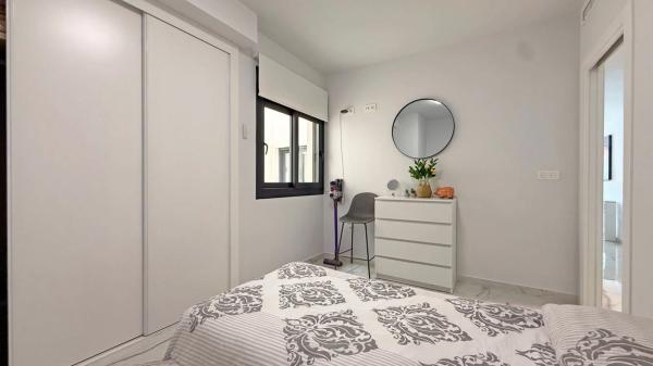 Piso en calle Lagos de Covadonga, 6