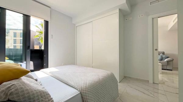 Piso en calle Lagos de Covadonga, 6