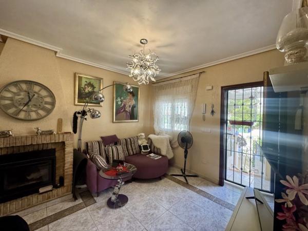 Chalet pareado en calle de las Golondrinas