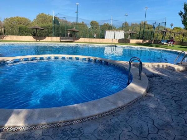 Chalet pareado en calle Lagunas de Ruidera, 607