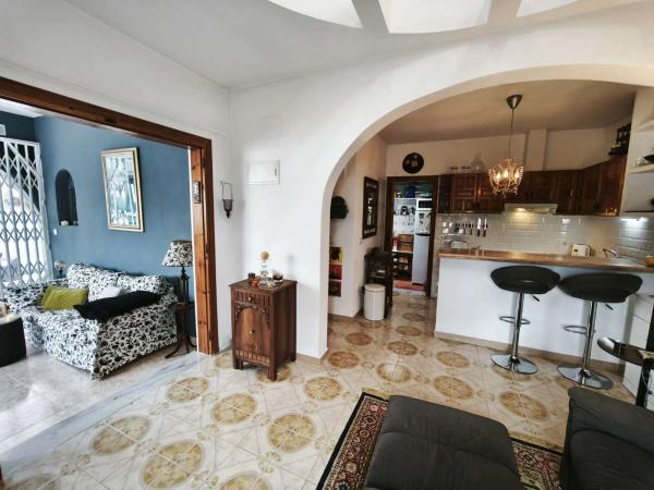 Chalet en Barrio Los Almendros-La Florida