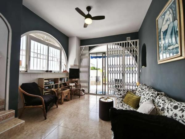 Chalet en Barrio Los Almendros-La Florida