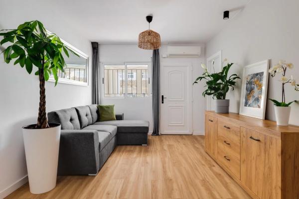 Chalet adosado en calle Leman