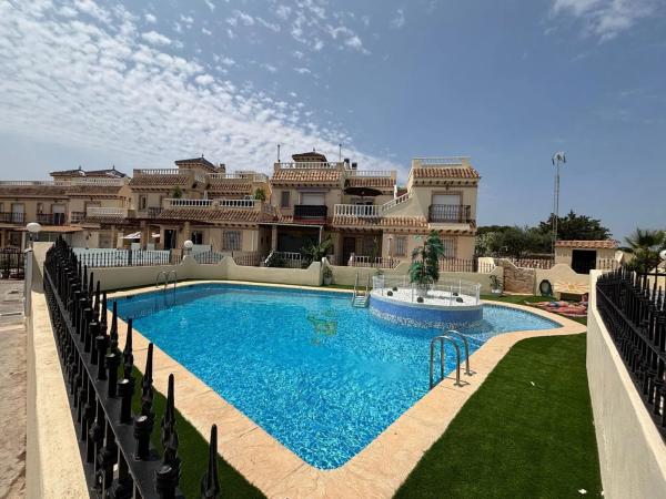 Chalet adosado en calle de las Golondrinas s/n