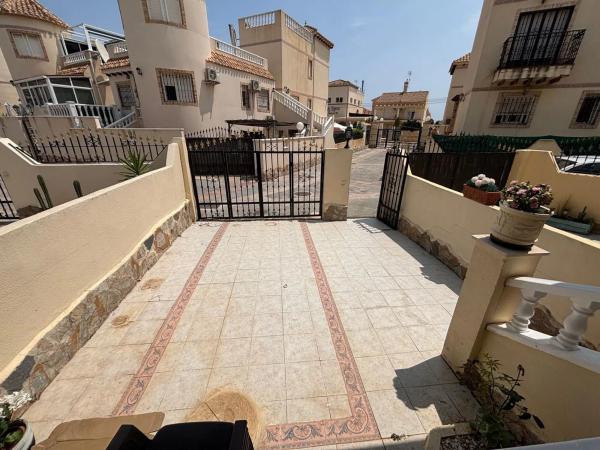 Chalet adosado en calle de las Golondrinas s/n