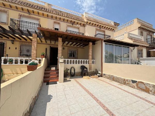 Chalet adosado en calle de las Golondrinas s/n