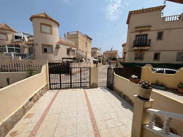 Chalet adosado en calle de las Golondrinas s/n