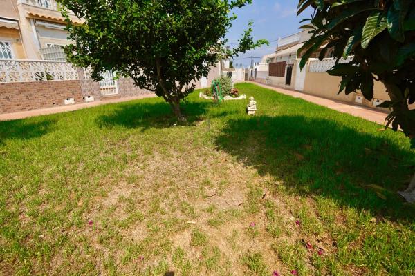 Chalet adosado en calle de las Golondrinas, 150