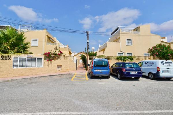 Chalet adosado en calle de las Golondrinas, 150