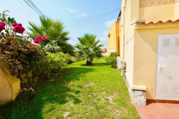Chalet adosado en calle de las Golondrinas, 150