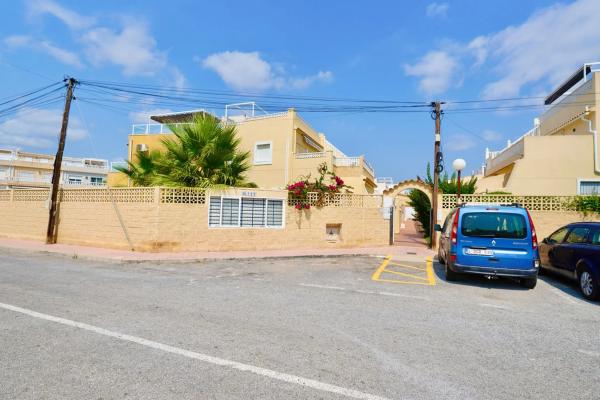 Chalet adosado en calle de las Golondrinas, 150
