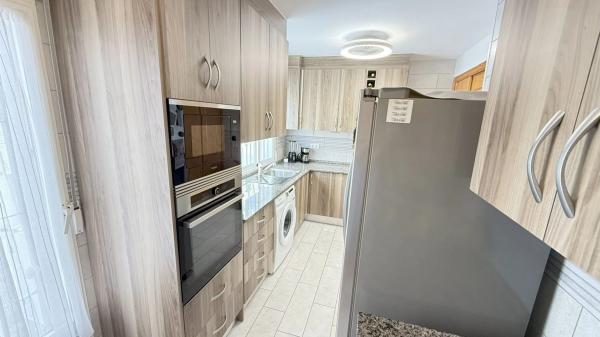 Chalet pareado en calle Escorpio