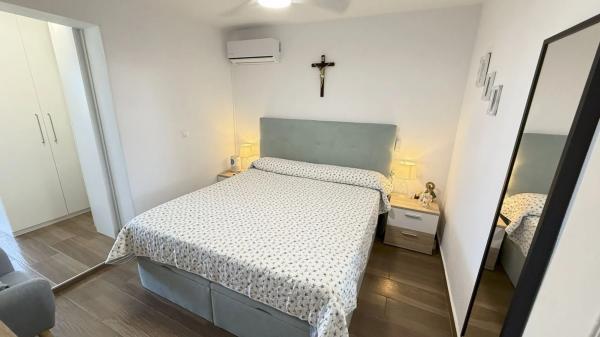 Chalet pareado en calle Escorpio