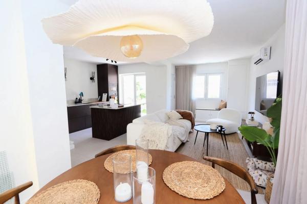 Chalet pareado en calle Tiberiades