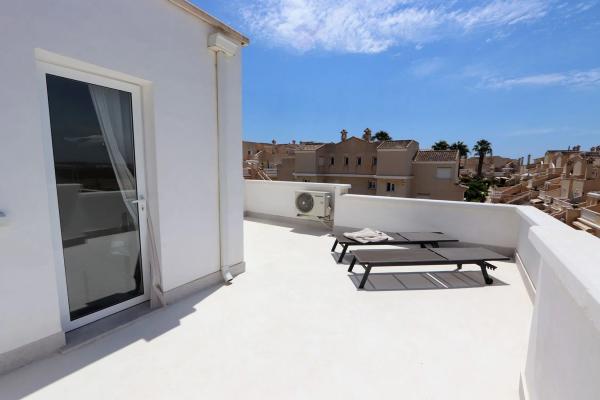 Chalet pareado en calle Tiberiades