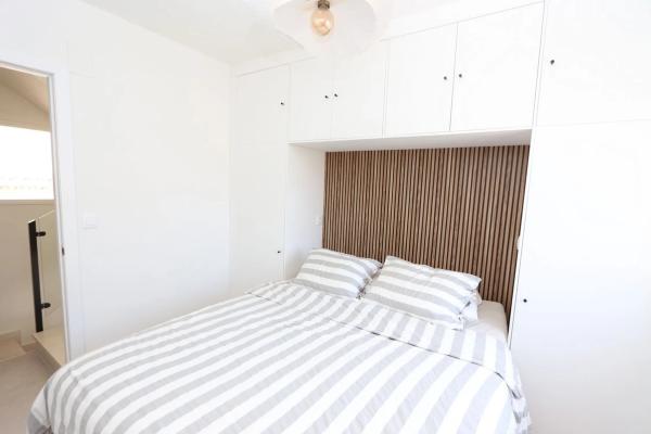 Chalet pareado en calle Tiberiades