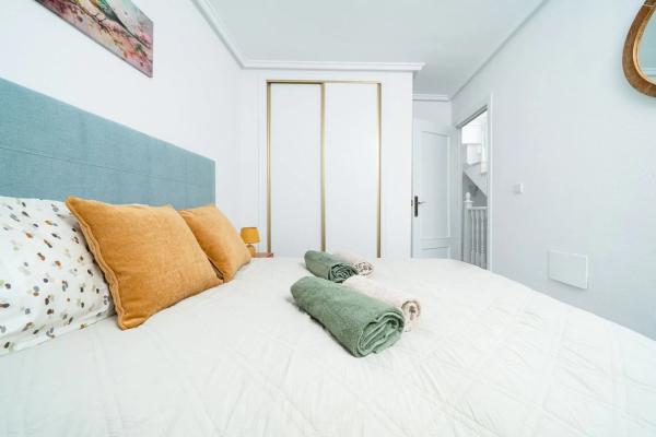 Chalet pareado en calle del Fénix, 22